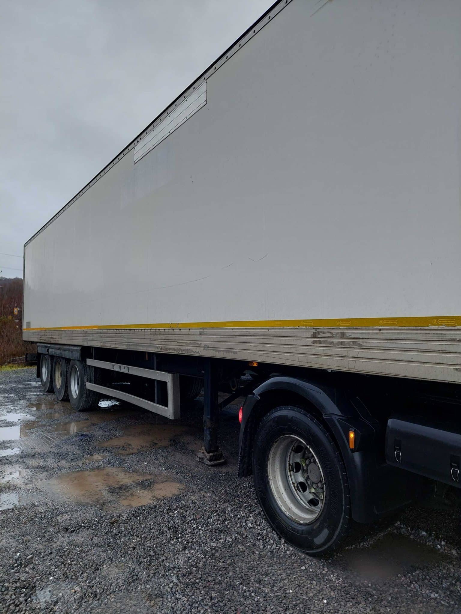 2014 13.6m Montracon Tri Axle Box Trailer 4m (2014) for sale in Great Billington, Leighton Buzzard, Bedfordshire
