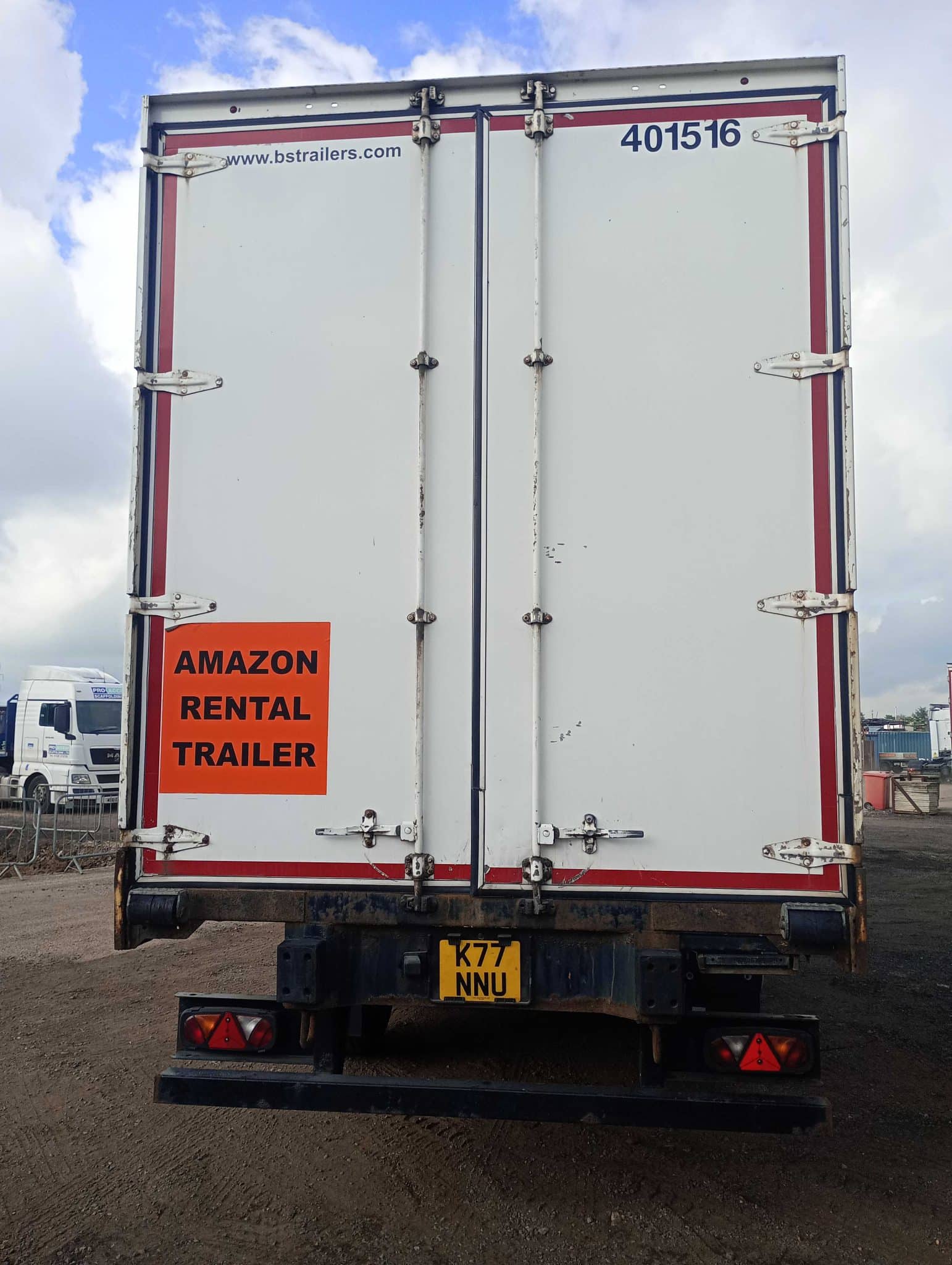 2015 13.6m SDC Tri Axle Box Trailer 4.2m (2015) 10x Available for sale in Great Billington, Leighton Buzzard, Bedfordshire